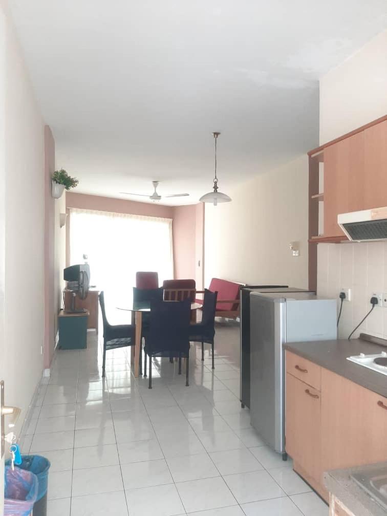 Seri Bulan Condo Port Dickson Kültér fotó