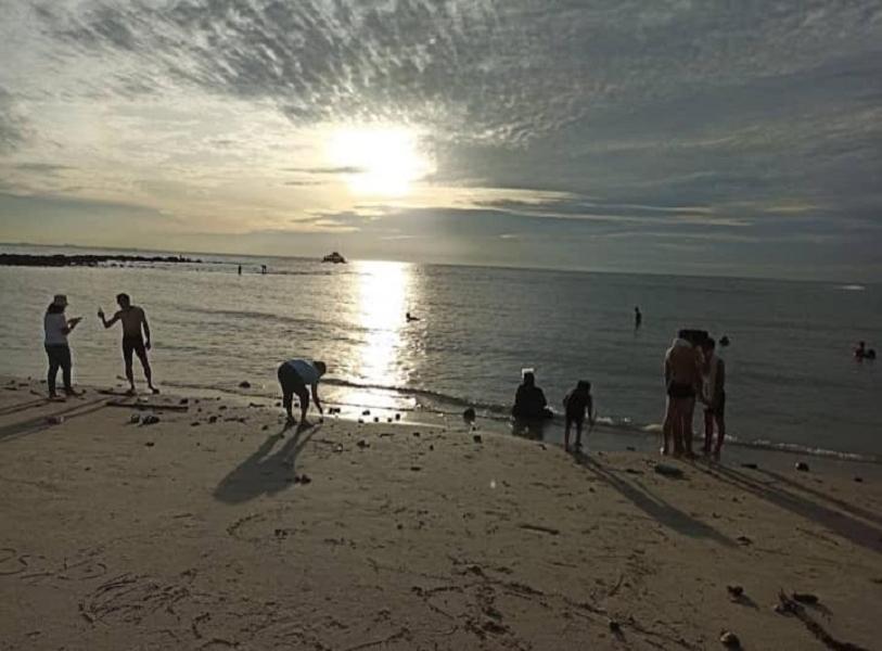 Seri Bulan Condo Port Dickson Kültér fotó